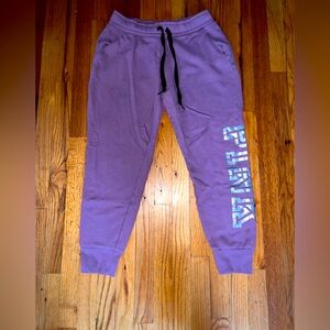 Victoria’ Secret PINK brand M sweatpants. Excellent condition. True to size.